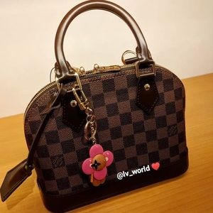 Meet your Posher, Dominque